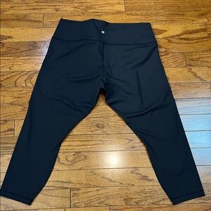 50.Lululemon size 20 women’s Black High-Waisted Leggings wunder under luon 25 in